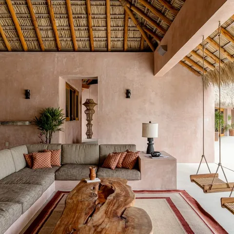 Beachfront Villa in Los Naranjos