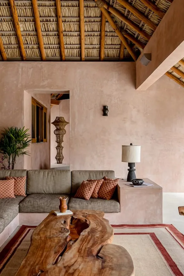 Beachfront Villa in Los Naranjos