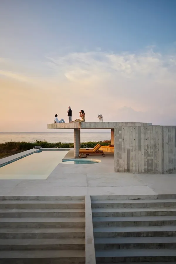 Brutalist Home in El Venado