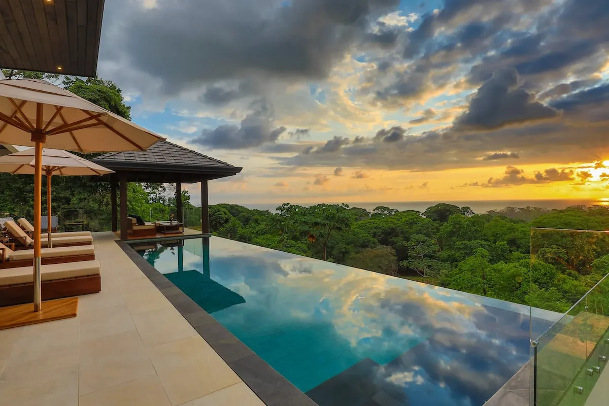 Cliff Villa in Santa Teresa