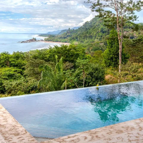 Villa in Dominical