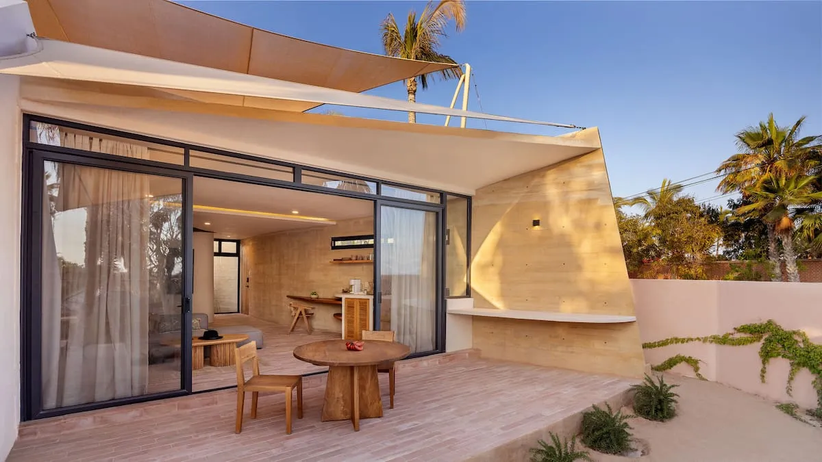 Brutalist  Casita in Todos Santos