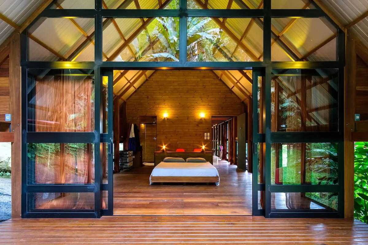 Waterfall Casa in Paraty-Cunha