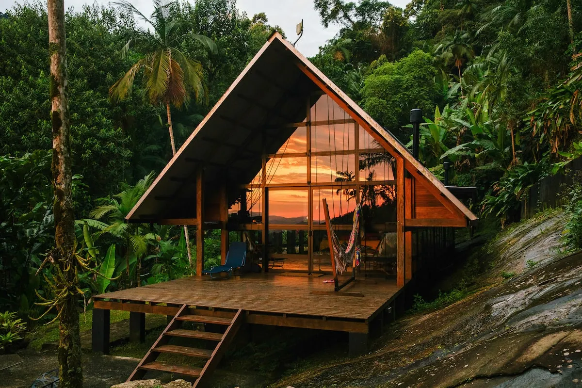 Waterfall Casa in Paraty-Cunha