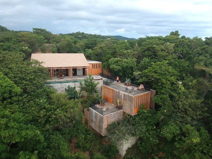 La Extraviada Puerto Escondido