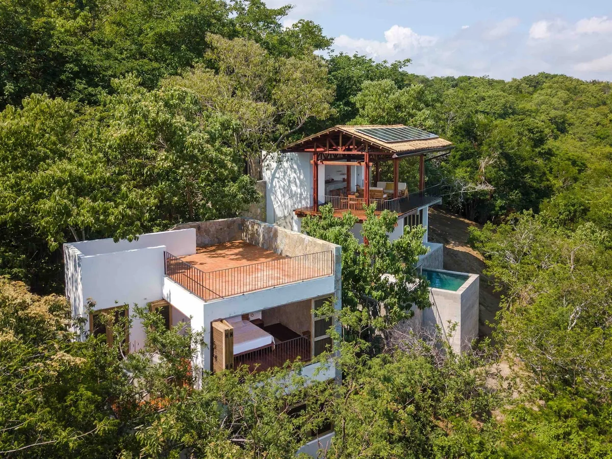 La Distancia Puerto Escondido